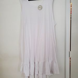 Avenue new white size 30/32 high-low dress